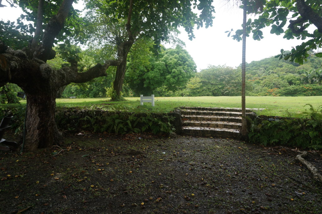 Cul-de-sac viewing area at Goblin Hill Villas